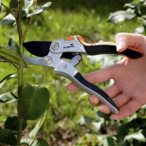 Секатор плоскостной Plantic PRO81