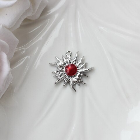 Подвеска Солнце с эмалью, красный, 22*23 мм, родий, П1032