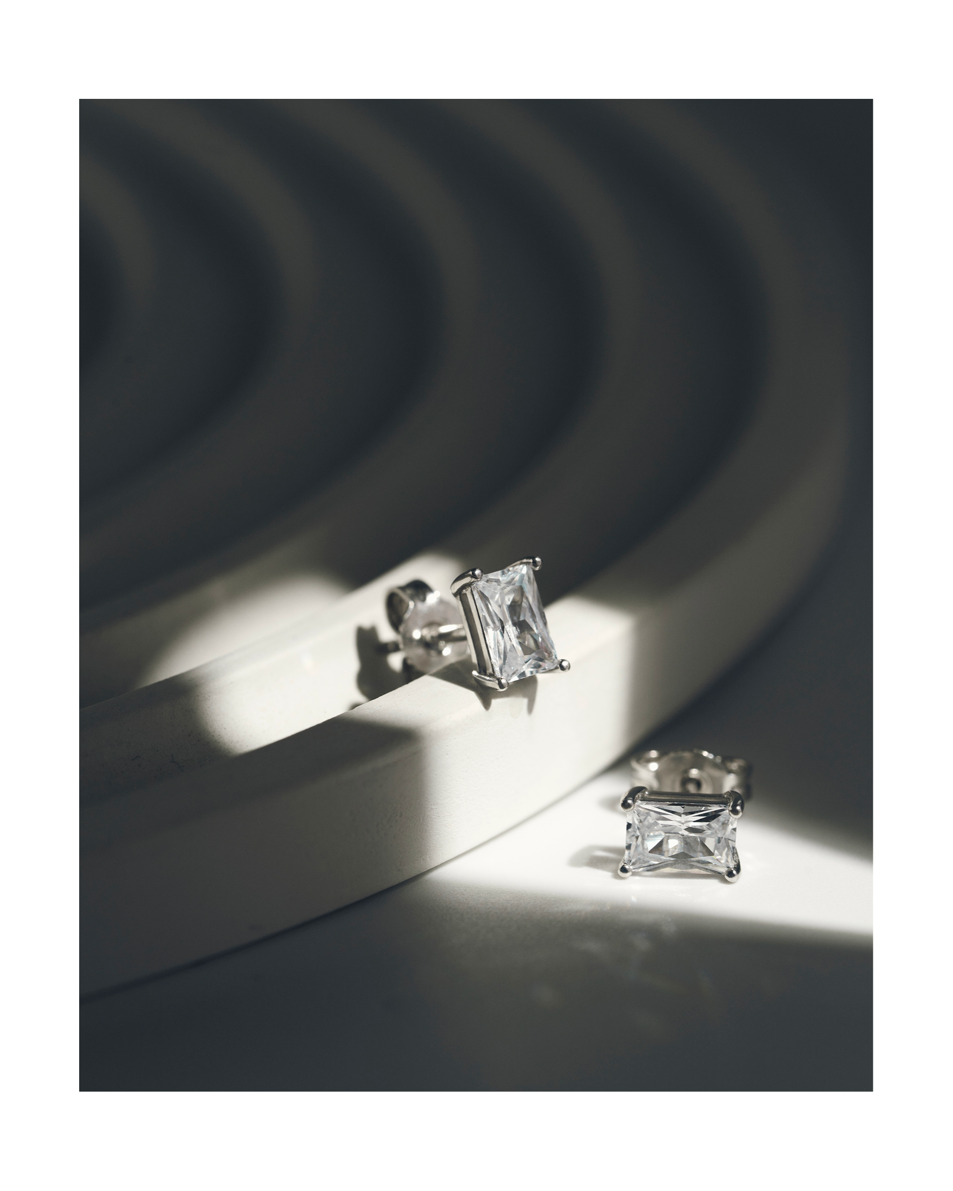 Серьги-гвоздики Средние багеты