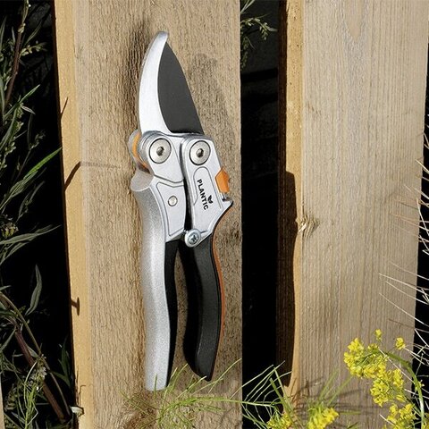 Секатор плоскостной Plantic PRO81