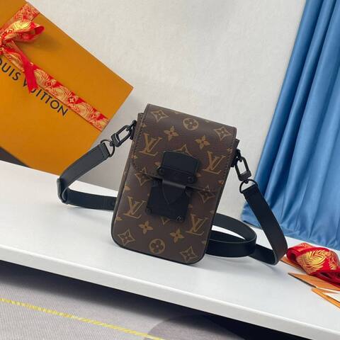 Бумажник Louis Vuitton S-lock Vertical коричневый