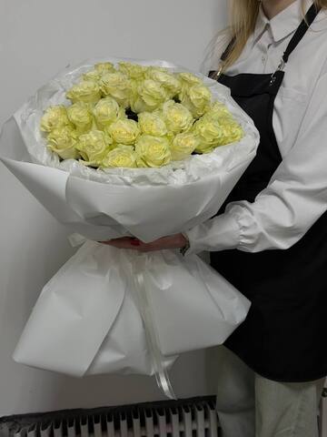 букет из 25-ти роз эквадор 60см