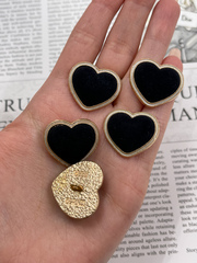 Пуговицы Сердечки бархатные черные