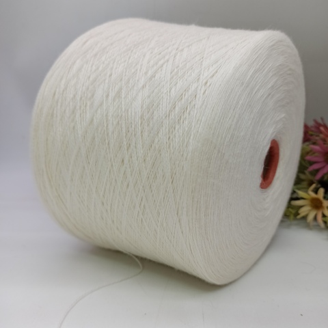 Adelaide Гребенной Меринос 100% 1500м/100гр OE10 13 Ecru