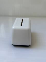 Бокс для утилизации лезвий после бритья