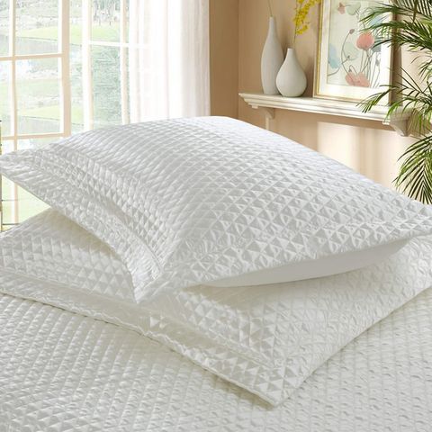 Покрывало 240х260 Sofi De MarkO Тринити молоко