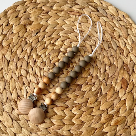 Держатель пустышки “Dark oak”