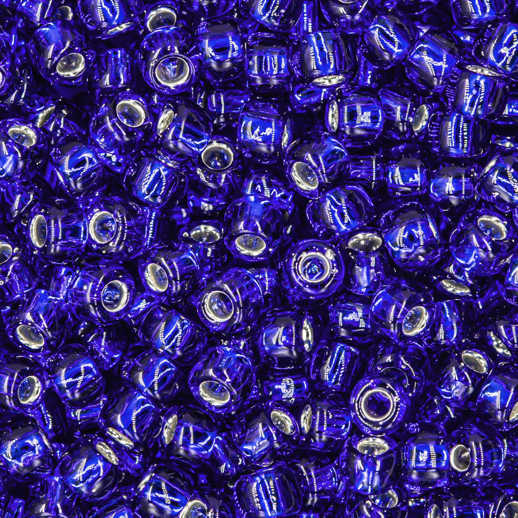 Японский бисер TOHO Round 8/0 (№28), с внутренним серебрением, прозрачный