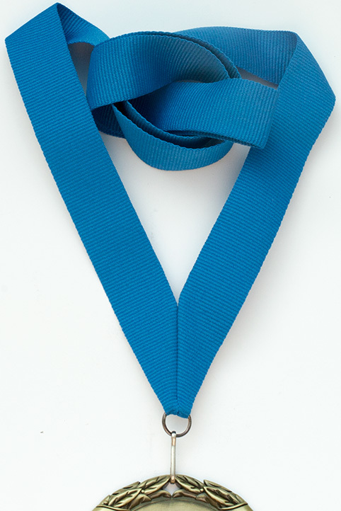 Награда голубой. Лента для медали синяя. Медаль с голубой лентой. Орден с лентой. Медаль на веревочке.