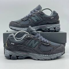 New balance 2002R