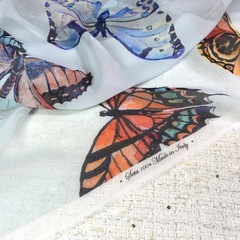 Ткань  шелк  шифон голубой с бабочками большими 1127