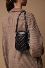 Сумка кожаная на плечо кросс-боди коричневая