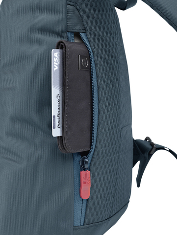 Рюкзак Victorinox Gear Sling с защитой w/RFID, с одним плечевым ремнём, зеленый, 24x10x34 см, 8 л