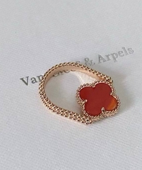 kolco-perevyortysh-trendy-klever-iz-stali-v-limonnoj-pozolote
