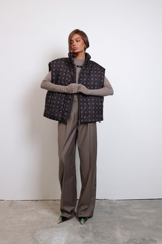 Жилет брендированный шоколадный