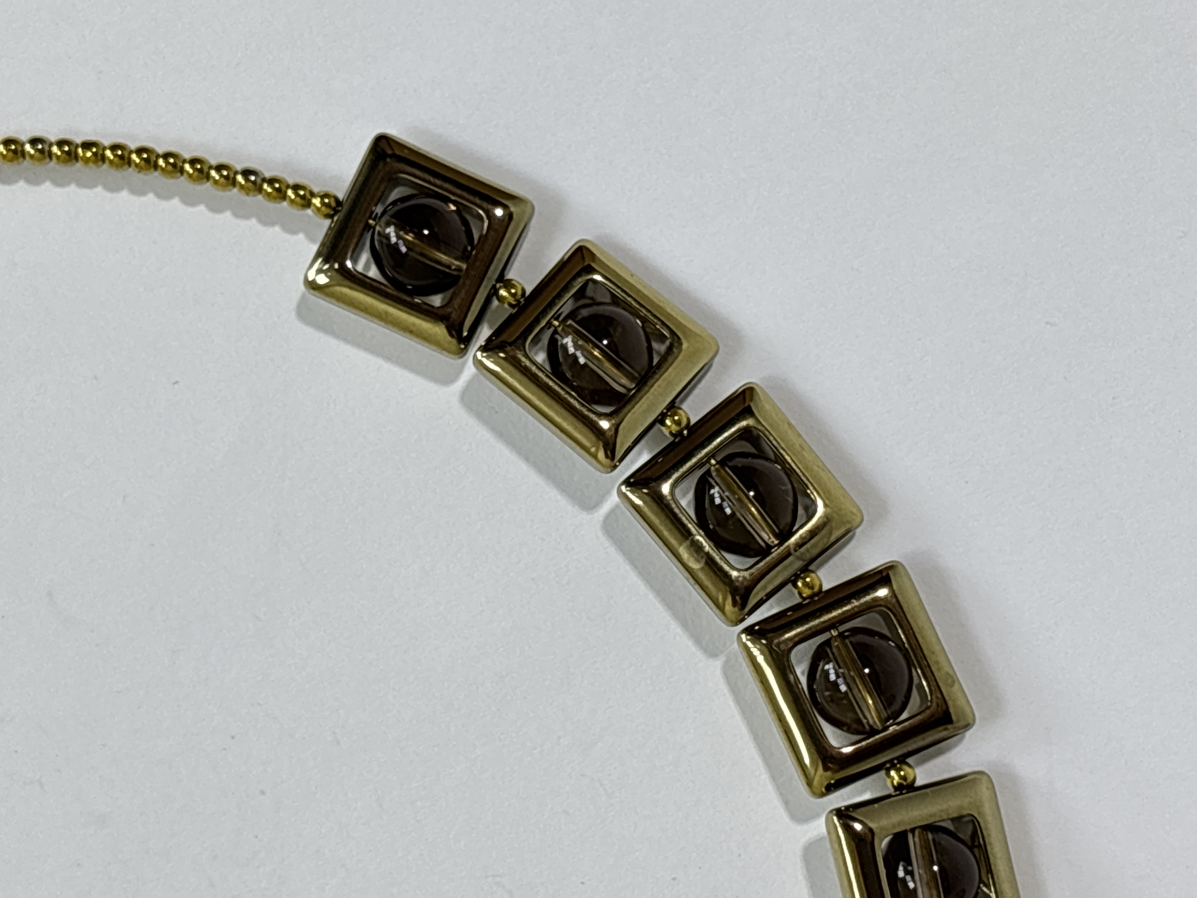 Раухтопаз (колье из натуральных камней)