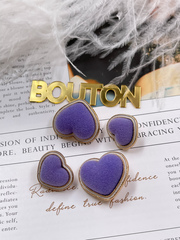 Пуговицы Сердечки бархатные фиолетовые