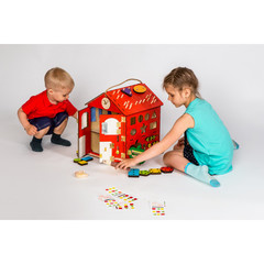 KidClever Бизиборд Развивающий домик со светом 