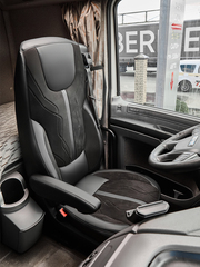 Чехлы Люкс DAF XF 106 (экокожа, черный цвет, черная вставка)