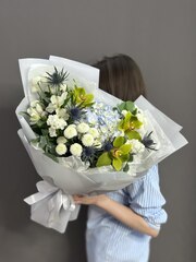 Авторский букет в голубой гамме