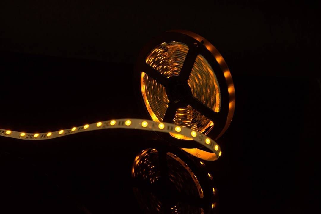 Светодиодная лента SWG 14,4W/m 60Led/m 5050SMD желтый 5M SWG560-12-14.4-Y-M 009262