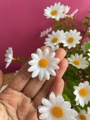 Ромашки белые луговые искусственные, 7 веток, 28 голов, букет 44 см, 2 букета.