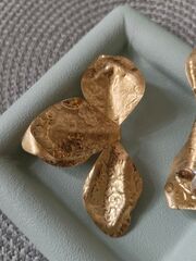 Серьги крупные ЛЕПЕСТКИ цвет матовое золото