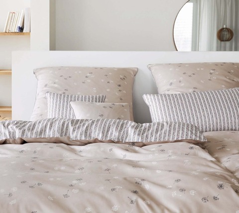 Набор пуховых подушек 50x68 German Grass Royal Down и наволочек 50х70 Elegante Fleurs