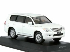 Lexus LX570 2010 pearl white 1:43 VVM / VMM