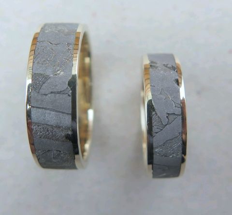 Обручальные кольца из метеорита Сеймчан с золотом