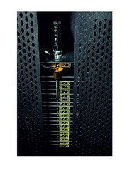 Сгибание/ разгибание ног UltraGym UG-IN1992. Стек 100 кг