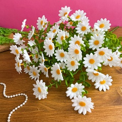 Ромашки белые луговые искусственные, 7 веток, 28 голов, букет 44 см, 2 букета.