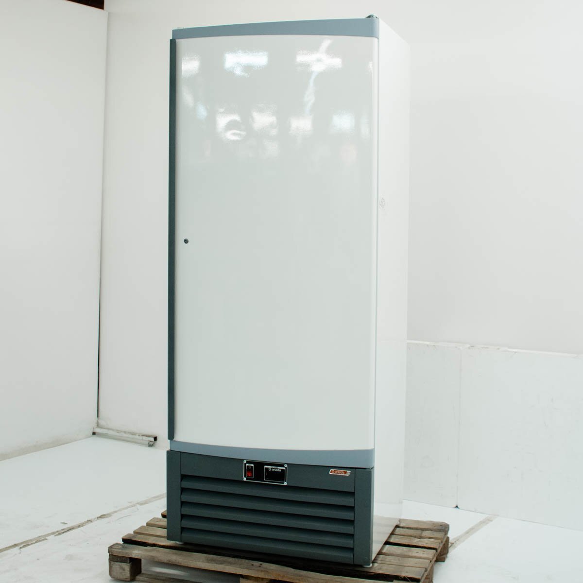 Шкаф холодильный Ариада РАПСОДИЯ R700M