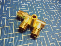 Держатель QUATTRO ELEMENTI DV370-50 воздушной магистрали (770-278-032)