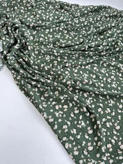 Вискоза штапель Лютики на зеленом фоне