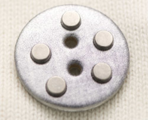 Пуговица кожаная с металлическими клёпками, серебристая, 38 мм