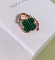 kolco-perevyortysh-trendy-klever-iz-stali-v-limonnoj-pozolote