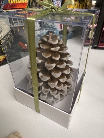 Свечи - шишки из натурального воска