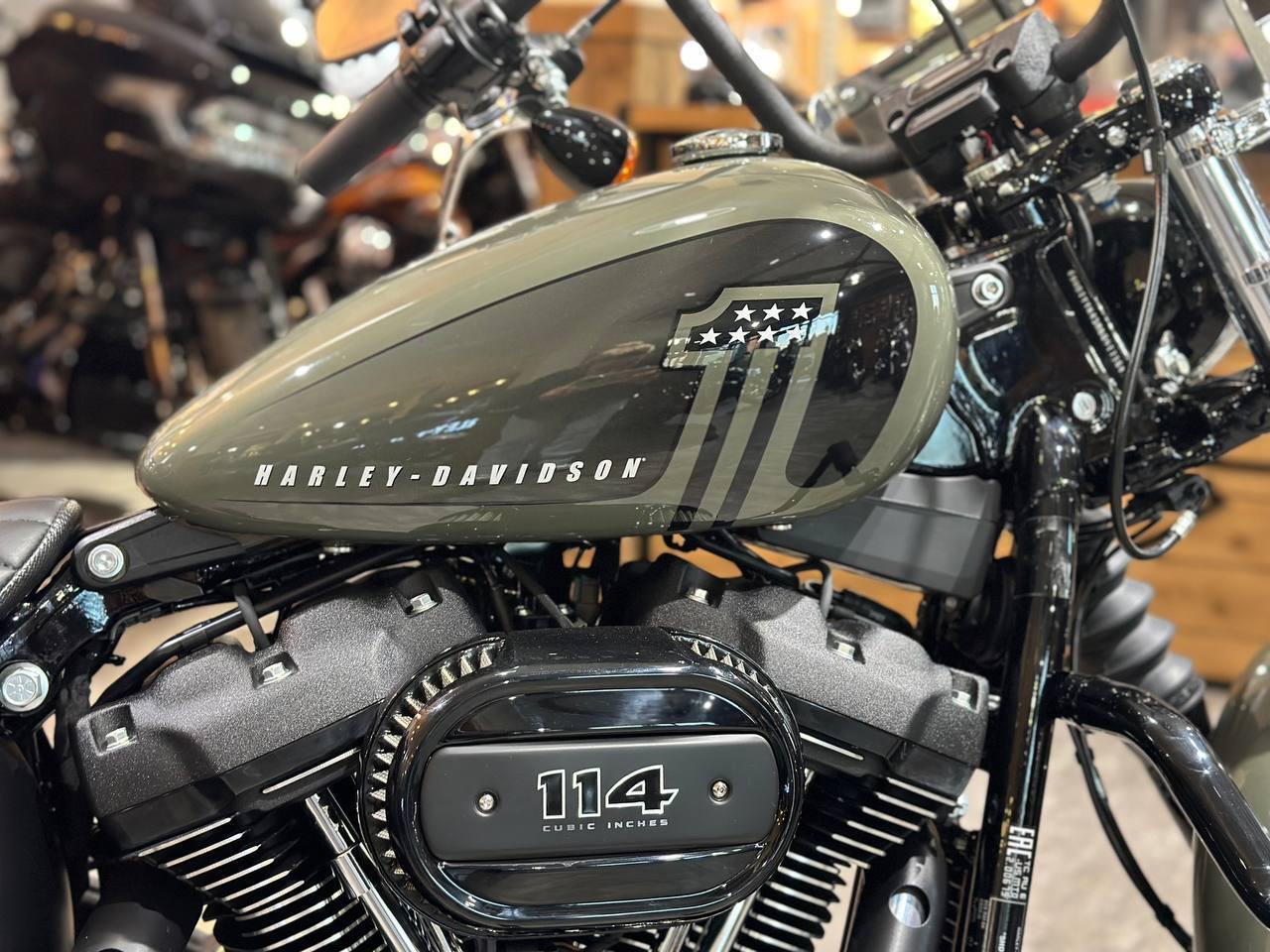 Harley davidson street bob 2021 price deals