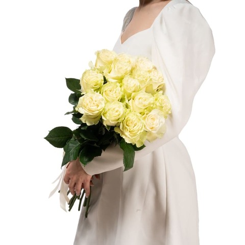 Букет 15 белых роз Эквадор