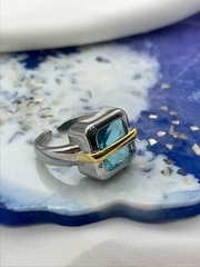 Кольцо серебро и золото с синим (лазурным) камнем