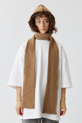 Капюшон с шарфом песочный