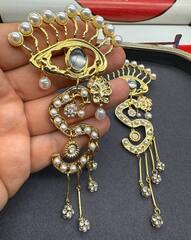 73346- Серьги LONG EYE в стиле Schiaparelli с подвесками с буквой S