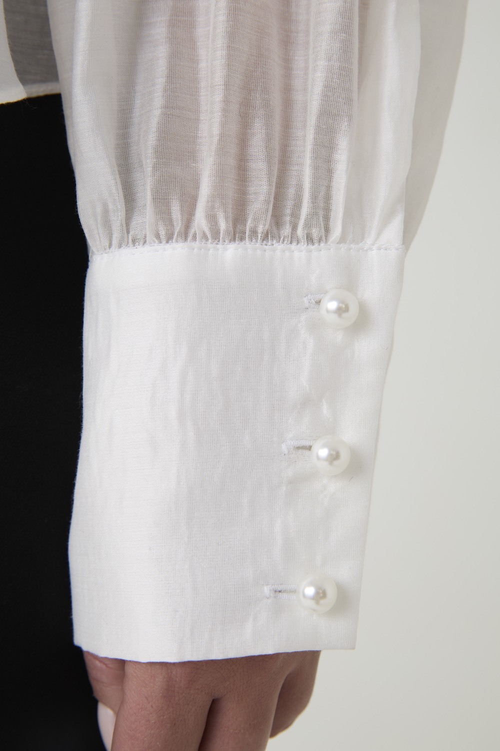 Блузка из тенселя с декоративной отстрочкой, белый