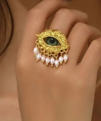 83507- Кольцо EYE green style by Schiaparelli с подвесками из жемчуга серебро/золото