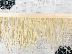 Кант с пером страуса, ш. 9 см, персиковый