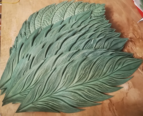 Чашелистик, лист с тонировкой. 30х10,5см. Фоамиран  с оттиском. Цвет фоамирана на заказ. Используется в МК Ольги Яиковой 