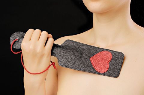 Чёрная хлопалка с сердечком и петлёй - Sitabella BDSM accessories 3131-1