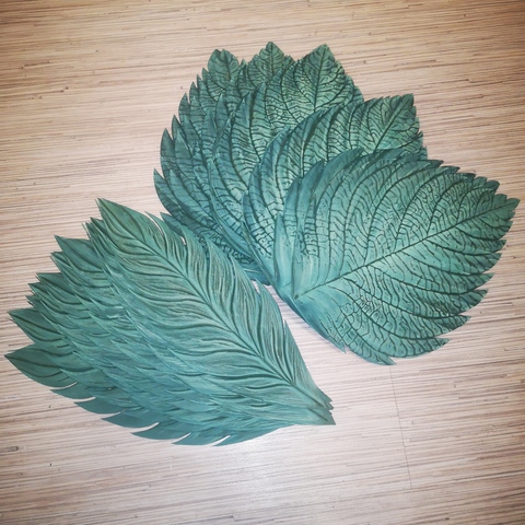 Чашелистик, лист с тонировкой. 30х10,5см. Фоамиран  с оттиском. Цвет фоамирана на заказ. Используется в МК Ольги Яиковой 