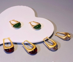 sergi-kapli-s-cvetnoj-vstavkoj-v-stile-bottega